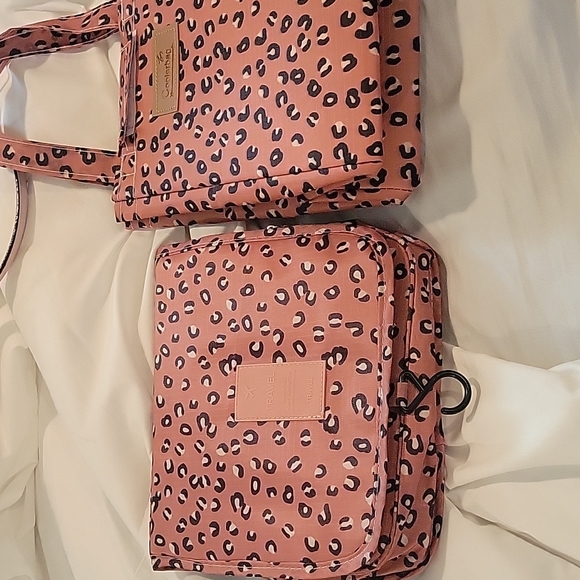 Brand New Matching travel bags / lunch cooler - Picture 1 of 4